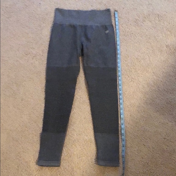 Like new ribbed athletic sport workout leggings S - Picture 2 of 5